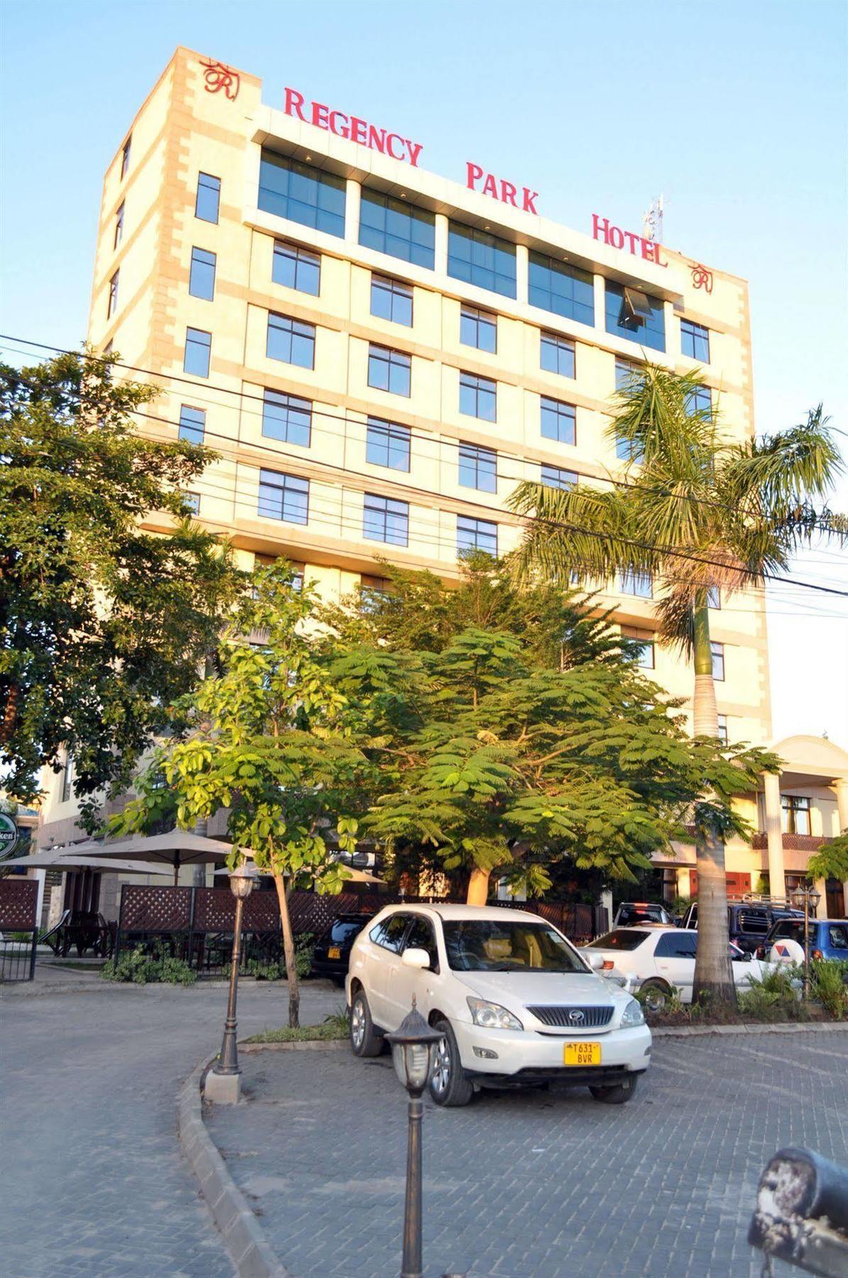 Regency Park Hotel Дар ес Саалам Екстериор снимка