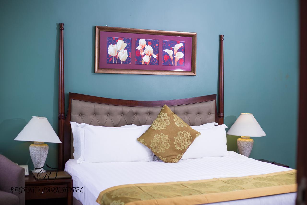 Regency Park Hotel Дар ес Саалам Екстериор снимка