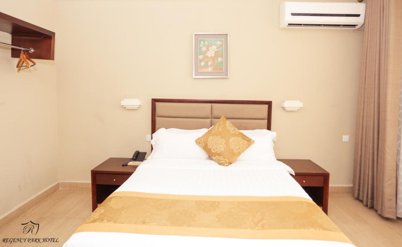 Regency Park Hotel Дар ес Саалам Екстериор снимка