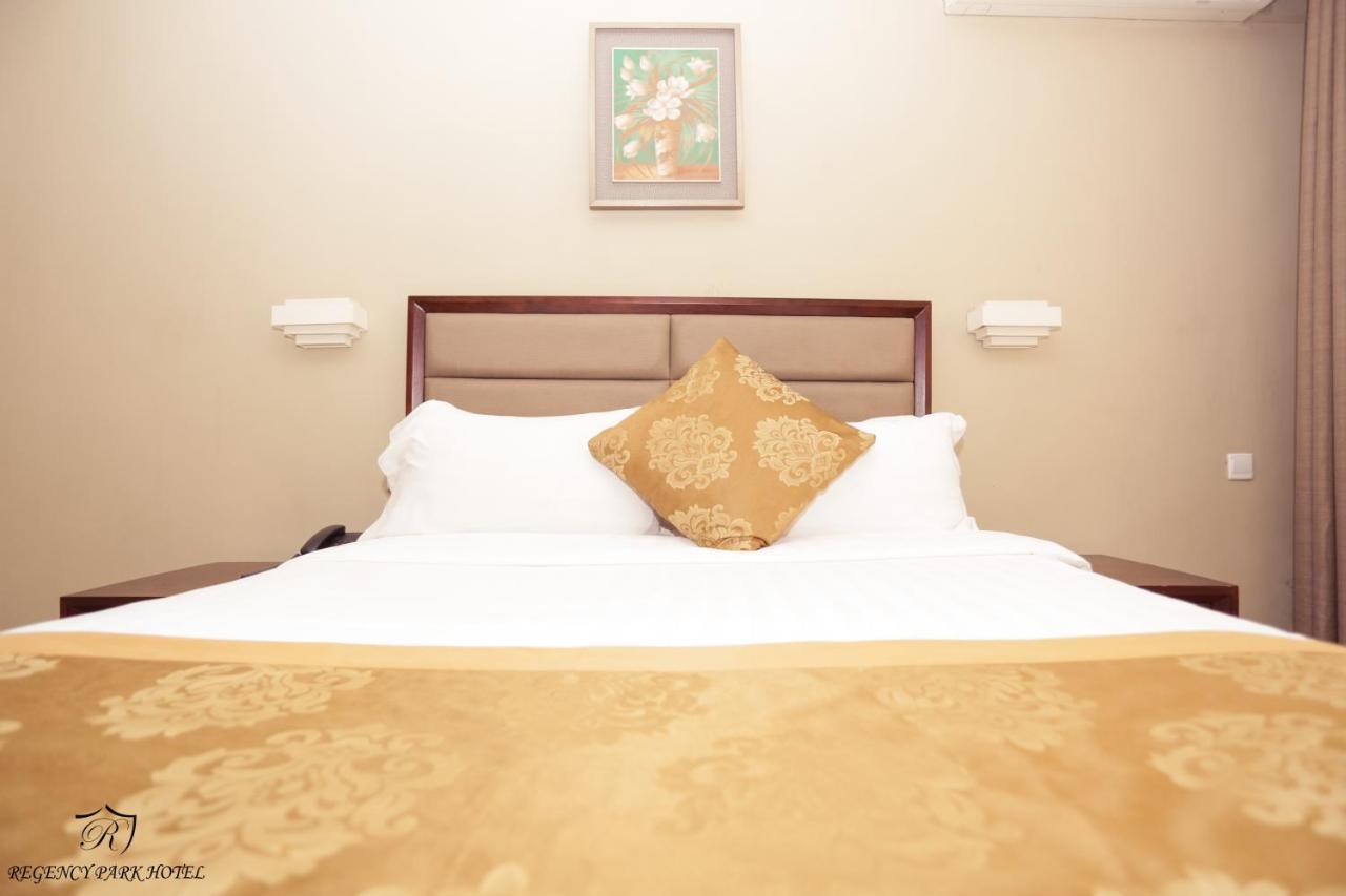 Regency Park Hotel Дар ес Саалам Екстериор снимка