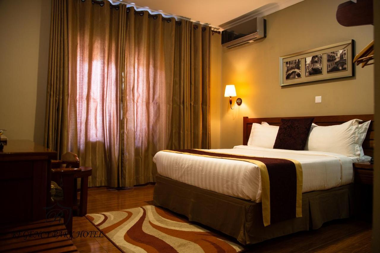 Regency Park Hotel Дар ес Саалам Екстериор снимка