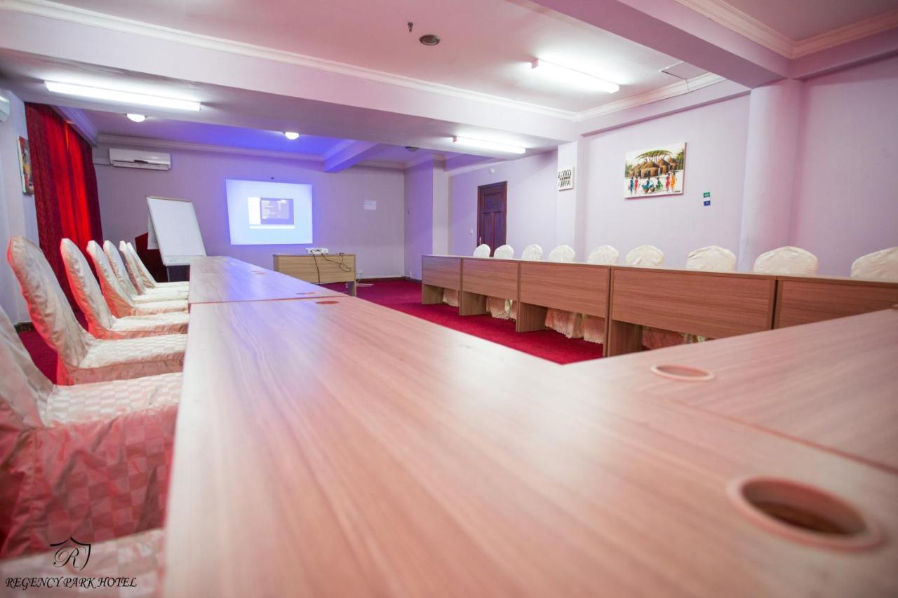 Regency Park Hotel Дар ес Саалам Екстериор снимка